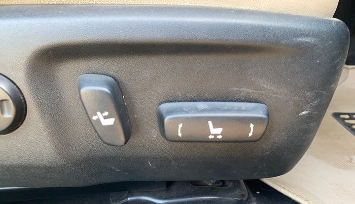 2015 Toyota Corolla Altis VL CVT PETROL, Petrol, Automatic, 60,262 km, Driver Side Adjustment Panel