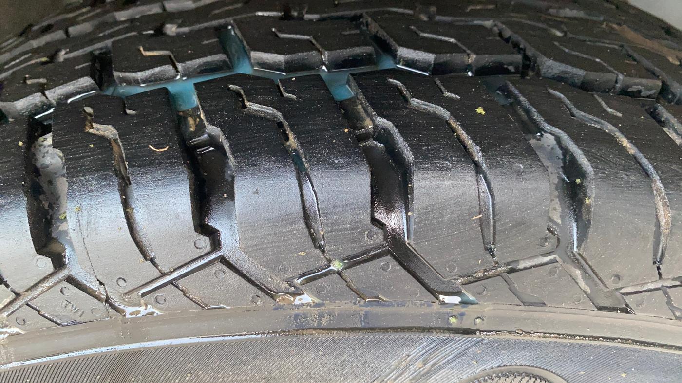 2019 Mahindra XUV500 W5, Diesel, Manual, 75,358 km, Right Front Tyre Tread