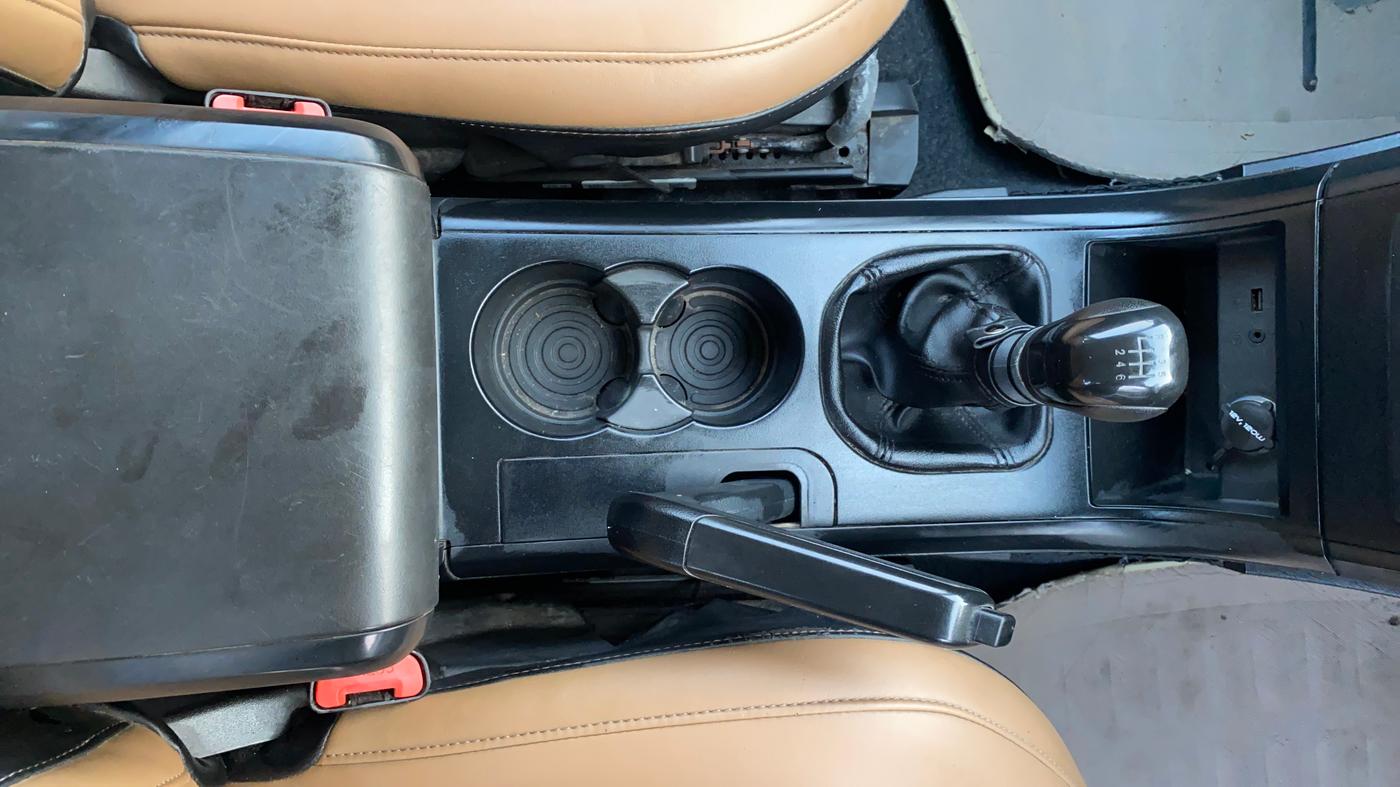 2019 Mahindra XUV500 W5, Diesel, Manual, 75,358 km, Gear Lever