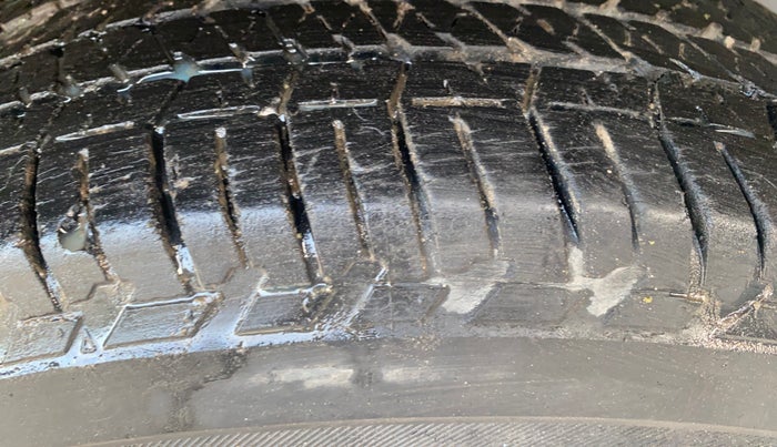 2019 Mahindra XUV500 W5, Diesel, Manual, 75,337 km, Right Rear Tyre Tread