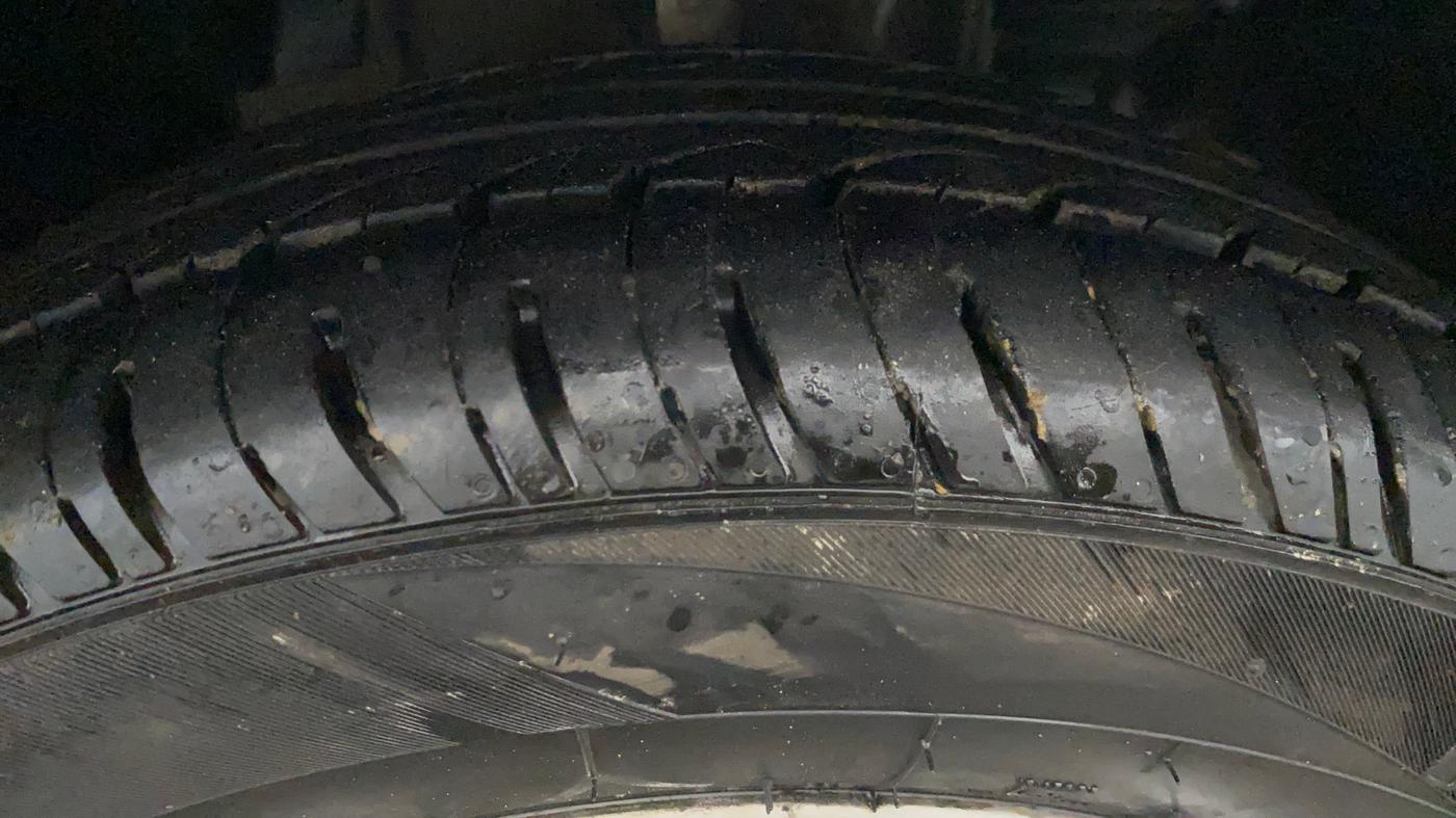2017 Tata Tiago XZA PETROL, Petrol, Automatic, 79,891 km, Right Front Tyre Tread