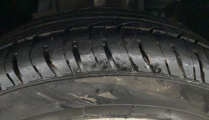 2017 Tata Tiago XZA PETROL, Petrol, Automatic, 79,891 km, Right Front Tyre Tread