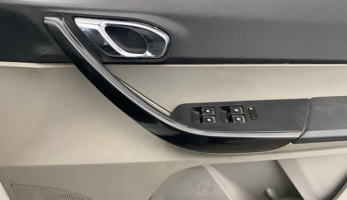 2017 Tata Tiago XZA PETROL, Petrol, Automatic, 79,891 km, Driver Side Door Panels Control