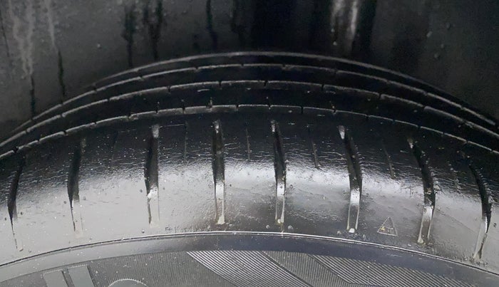 2018 Volkswagen Ameo HIGHLINE PLUS 1.5L AT 16 ALLOY, Diesel, Automatic, 35,770 km, Left Rear Tyre Tread