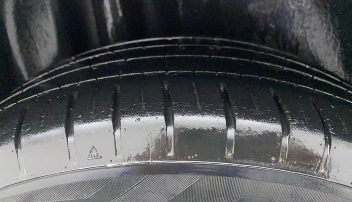 2018 Volkswagen Ameo HIGHLINE PLUS 1.5L AT 16 ALLOY, Diesel, Automatic, 35,770 km, Right Rear Tyre Tread