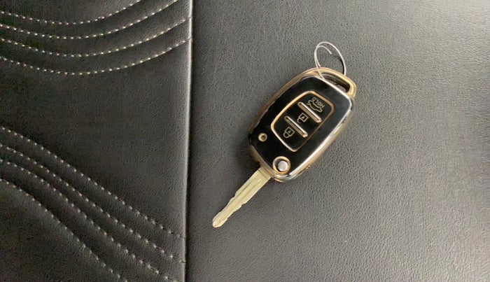 2022 Hyundai NEW I20 SPORTZ 1.2 MT, Petrol, Manual, 50,528 km, Key Close Up