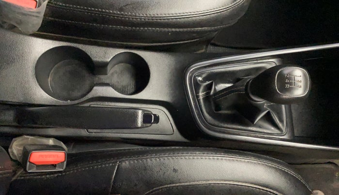 2022 Hyundai NEW I20 SPORTZ 1.2 MT, Petrol, Manual, 50,528 km, Gear Lever