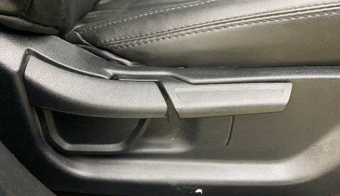 2022 Hyundai NEW I20 SPORTZ 1.2 MT, Petrol, Manual, 50,528 km, Driver Side Adjustment Panel