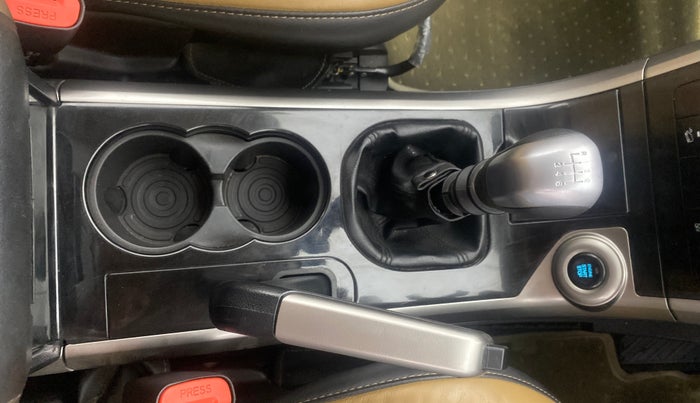 2018 Mahindra XUV500 W11, Diesel, Manual, 55,566 km, Gear Lever