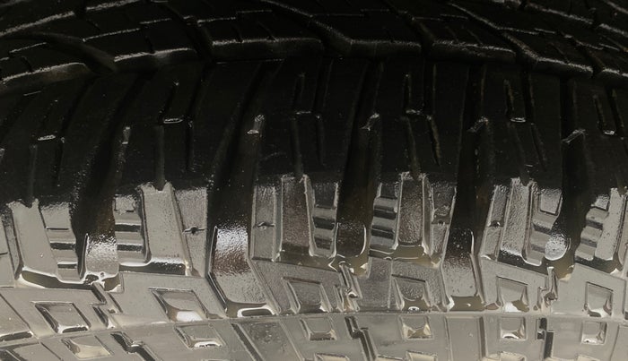 2018 Mahindra XUV500 W11, Diesel, Manual, 55,566 km, Left Front Tyre Tread