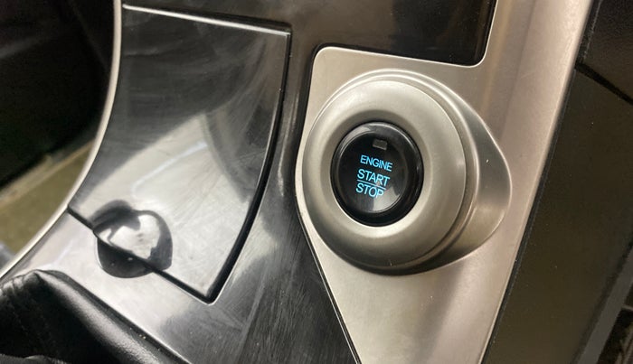 2018 Mahindra XUV500 W11, Diesel, Manual, 55,566 km, Keyless Start/ Stop Button