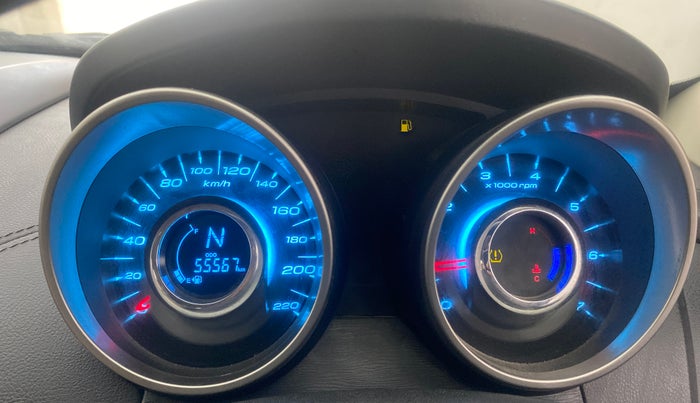 2018 Mahindra XUV500 W11, Diesel, Manual, 55,566 km, Odometer Image