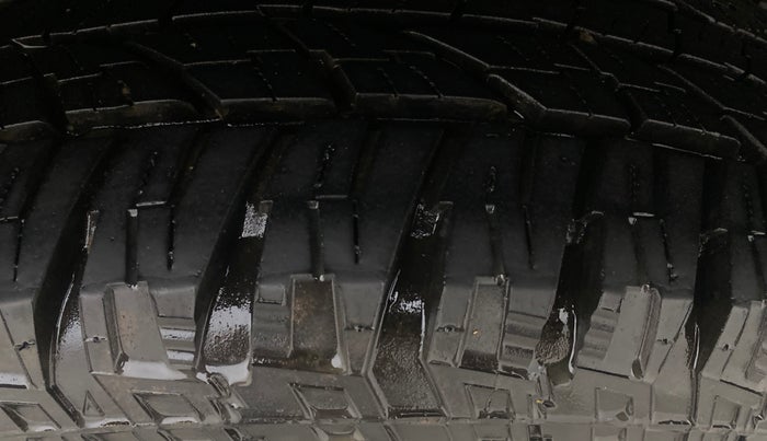 2018 Mahindra XUV500 W11, Diesel, Manual, 55,566 km, Left Rear Tyre Tread