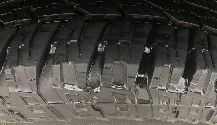 2018 Mahindra XUV500 W11, Diesel, Manual, 55,566 km, Right Rear Tyre Tread