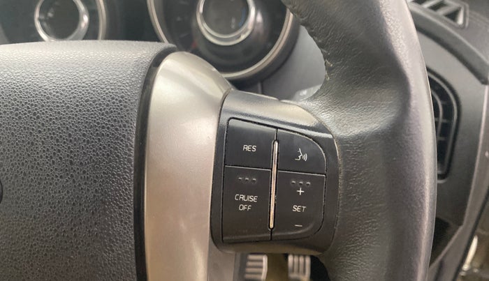 2018 Mahindra XUV500 W11, Diesel, Manual, 55,566 km, Adaptive Cruise Control