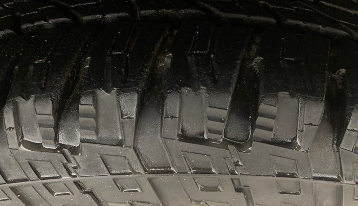 2018 Mahindra XUV500 W11, Diesel, Manual, 55,566 km, Right Front Tyre Tread