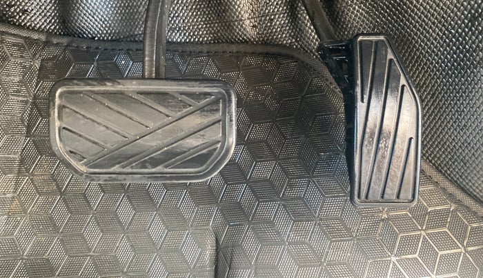 2020 Maruti Swift VXI AMT, Petrol, Automatic, 76,457 km, Pedals