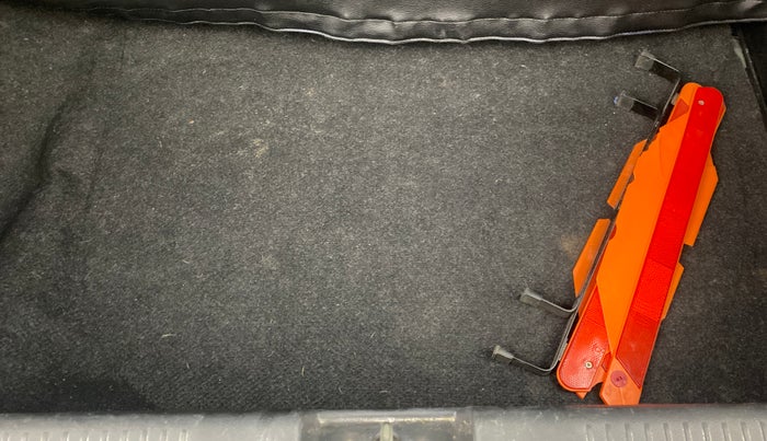 2020 Maruti Swift VXI AMT, Petrol, Automatic, 76,457 km, Boot Inside