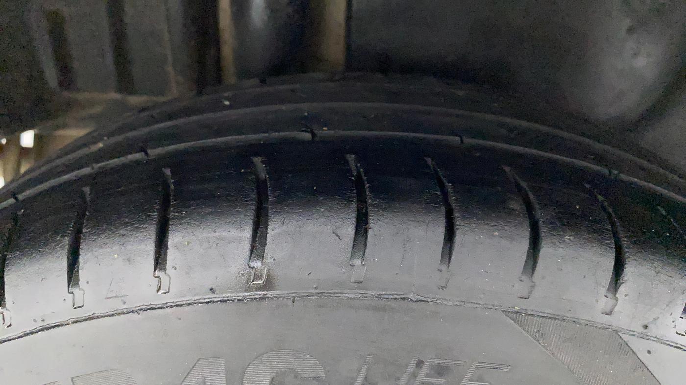 2016 Maruti Swift Dzire VDI ABS, Diesel, Manual, 1,05,283 km, Right Rear Tyre Tread
