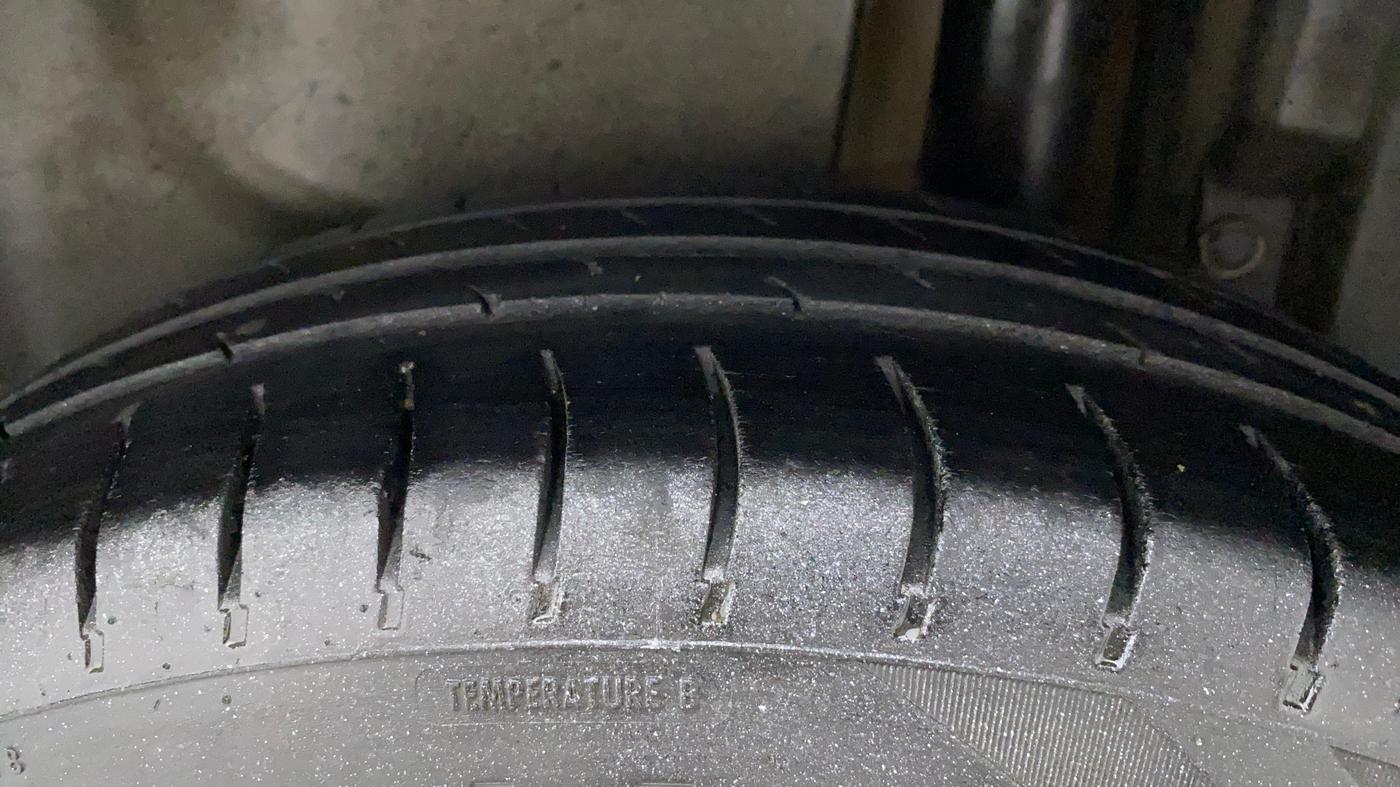 2016 Maruti Swift Dzire VDI ABS, Diesel, Manual, 1,05,283 km, Left Rear Tyre Tread