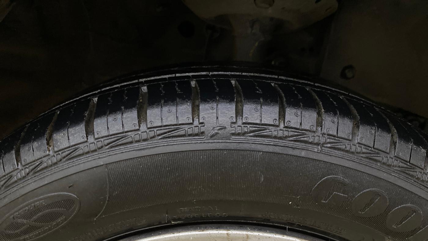 2015 Honda Amaze 1.2L I-VTEC S, Petrol, Manual, 62,361 km, Right Front Tyre Tread