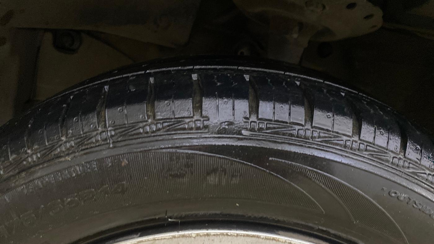 2015 Honda Amaze 1.2L I-VTEC S, Petrol, Manual, 62,361 km, Left Front Tyre Tread