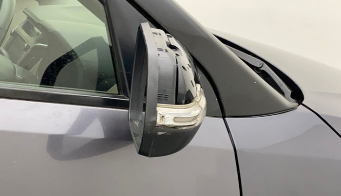 2018 Hyundai Creta SX 1.6 DIESEL, Diesel, Manual, 1,28,516 km, Right rear-view mirror - Indicator light has minor damage
