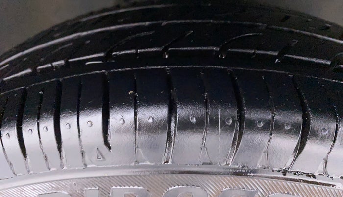 2018 Maruti Alto 800 LXI, Petrol, Manual, 79,164 km, Right Front Tyre Tread