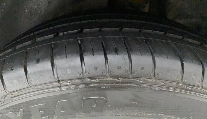 2016 Hyundai Creta SX PLUS AT 1.6 PETROL, Petrol, Automatic, 74,364 km, Left Rear Tyre Tread