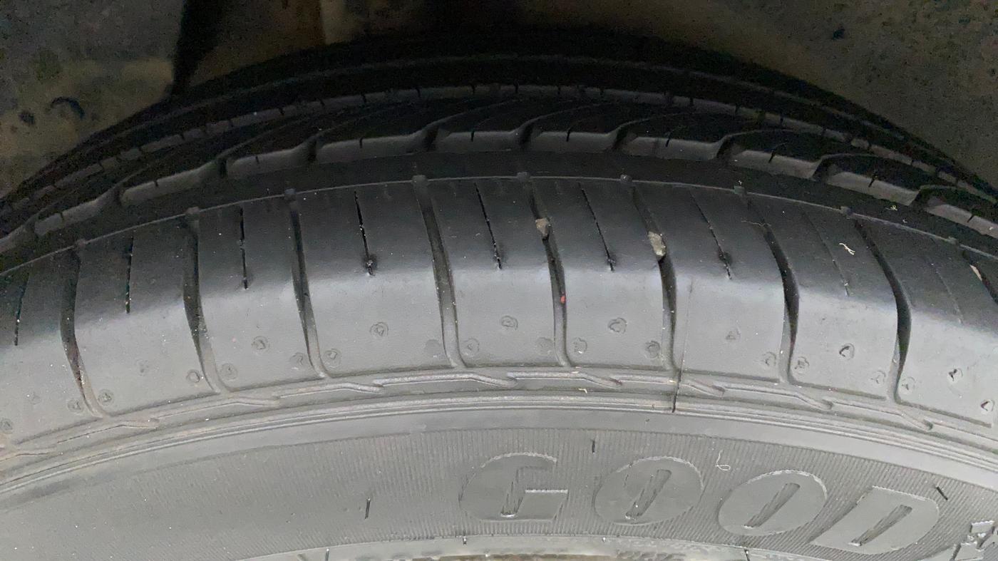 2016 Hyundai Creta SX PLUS AT 1.6 PETROL, Petrol, Automatic, 74,364 km, Right Rear Tyre Tread