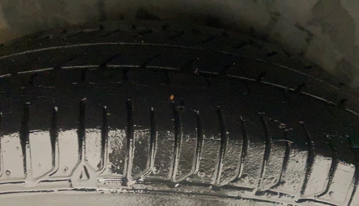 2013 Hyundai i10 MAGNA 1.1, Petrol, Manual, 46,735 km, Right Rear Tyre Tread