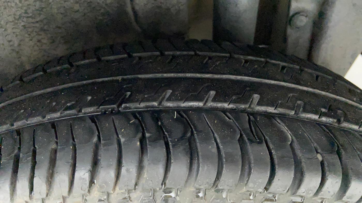 2015 Maruti Swift VDI ABS, Diesel, Manual, Left Rear Tyre Tread