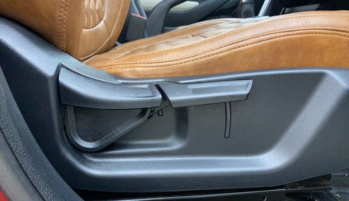 2022 KIA SELTOS HTK PLUS 1.5 DIESEL IMT, Diesel, Manual, 85,377 km, Driver Side Adjustment Panel