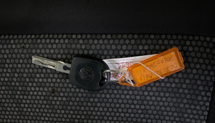 2021 Volkswagen Polo TRENDLINE 1.0L, Petrol, Manual, 57,229 km, Key Close Up