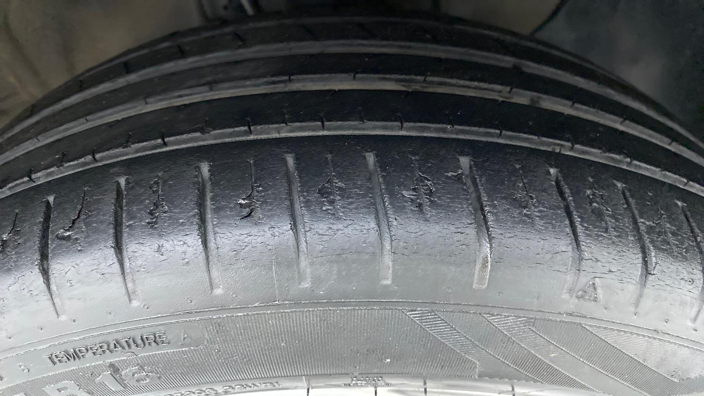 2018 Hyundai Elite i20 ASTA 1.2 (O), Petrol, Manual, 22,543 km, Right Front Tyre Tread