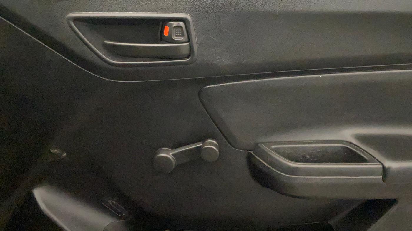 2018 Maruti Swift LXI, Petrol, Manual, 1,19,315 km, Driver Side Door Panels Control
