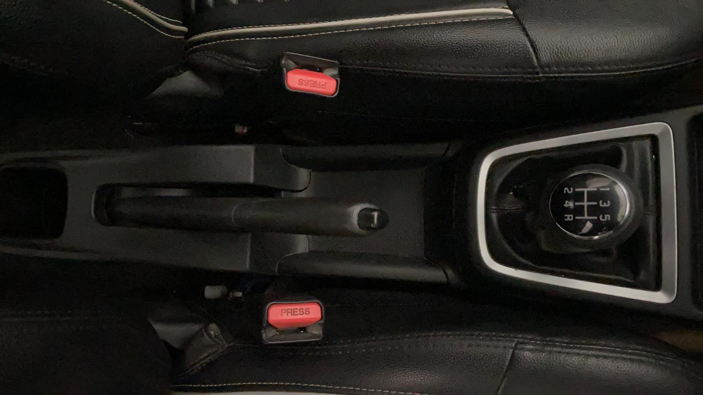 2018 Maruti Swift LXI, Petrol, Manual, 1,19,315 km, Gear Lever