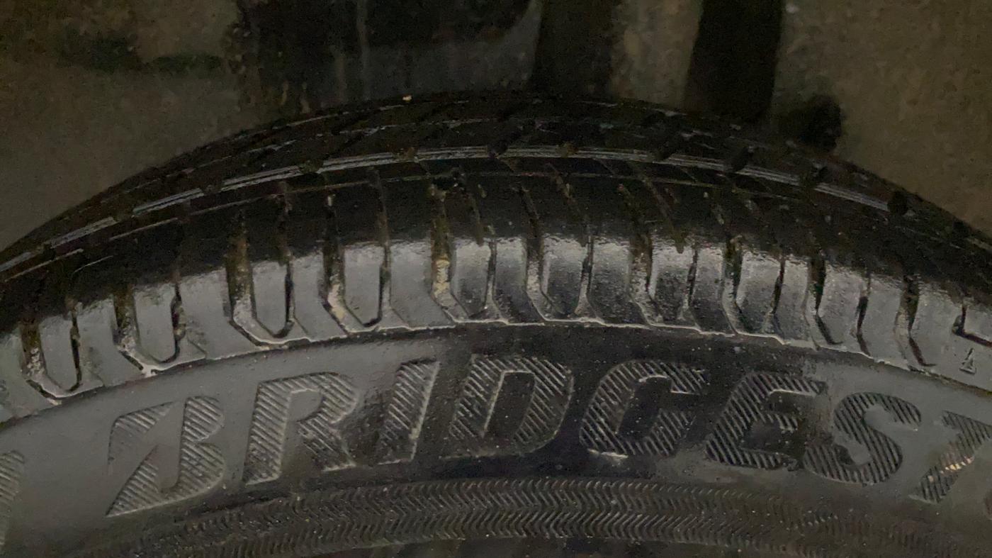 2018 Maruti Swift LXI, Petrol, Manual, 1,19,315 km, Left Rear Tyre Tread