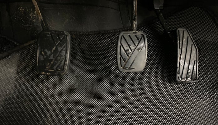 2021 Maruti XL6 ZETA MT, Petrol, Manual, 1,14,825 km, Pedals