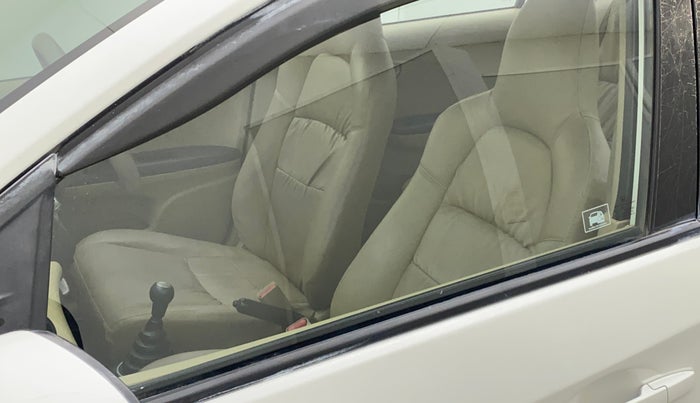 2014 Honda Amaze 1.2L I-VTEC S, Petrol, Manual, 35,511 km, Front passenger door - Weather strip has minor damage