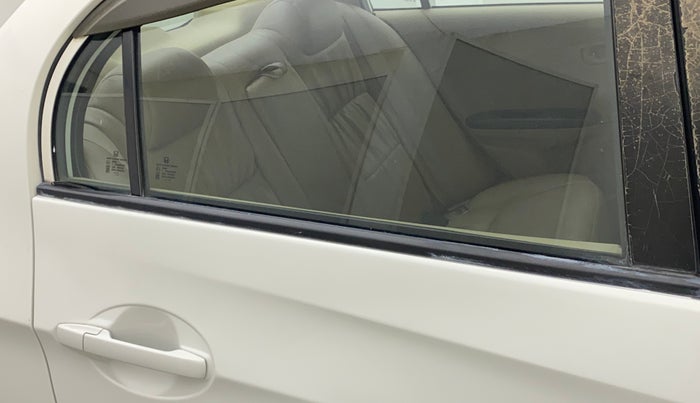 2014 Honda Amaze 1.2L I-VTEC S, Petrol, Manual, 35,511 km, Right rear door - Weather strip has minor damage