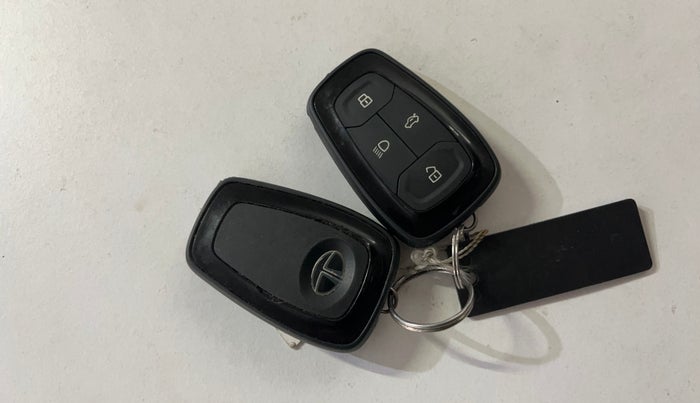 2023 Tata ALTROZ XZA PLUS, Petrol, Automatic, 82,153 km, Key Close Up