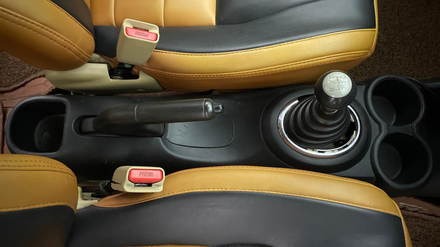 2014 Honda Brio S MT, Petrol, Manual, 75,299 km, Gear Lever