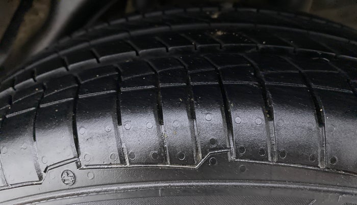 2014 Honda Brio S MT, Petrol, Manual, 75,299 km, Left Rear Tyre Tread