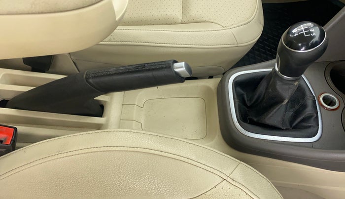 2014 Volkswagen Vento HIGHLINE PETROL, Petrol, Manual, 89,614 km, Gear Lever