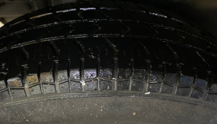 2014 Maruti Swift Dzire VXI, Petrol, Manual, 60,371 km, Right Rear Tyre Tread