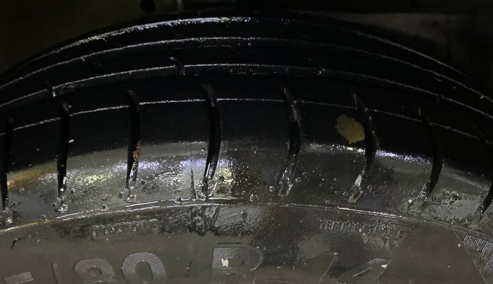 2014 Maruti Swift Dzire VXI, Petrol, Manual, 60,371 km, Right Front Tyre Tread