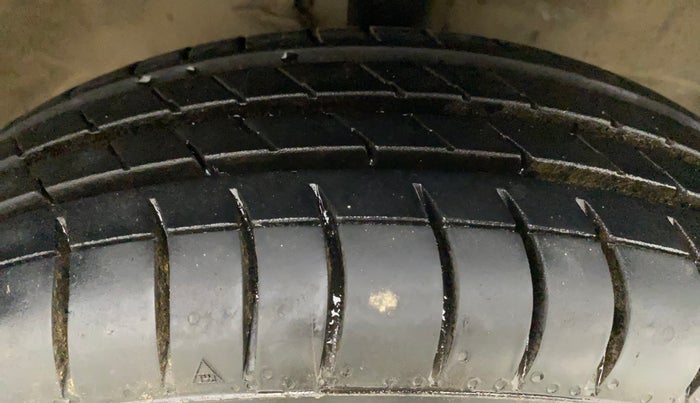 2014 Maruti Wagon R 1.0 VXI, Petrol, Manual, 97,752 km, Right Front Tyre Tread