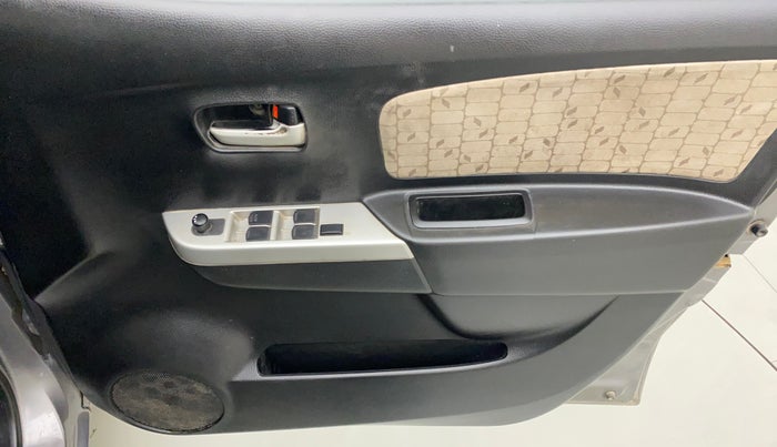 2014 Maruti Wagon R 1.0 VXI, Petrol, Manual, 97,752 km, Driver Side Door Panels Control