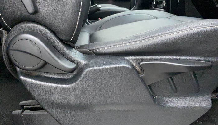 2018 Tata Hexa Varicor 400 XTA, Diesel, Automatic, 73,725 km, Driver Side Adjustment Panel